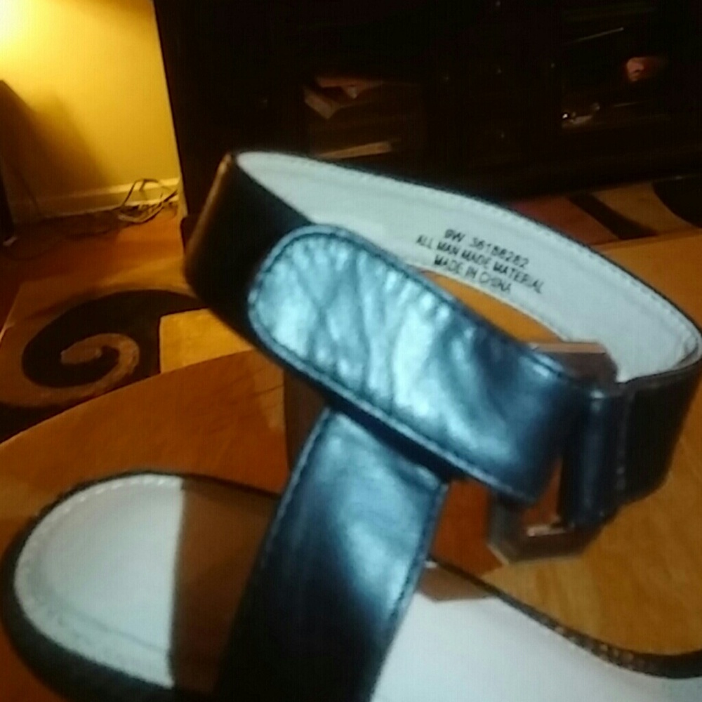 Shoes - Picture 5 of 5